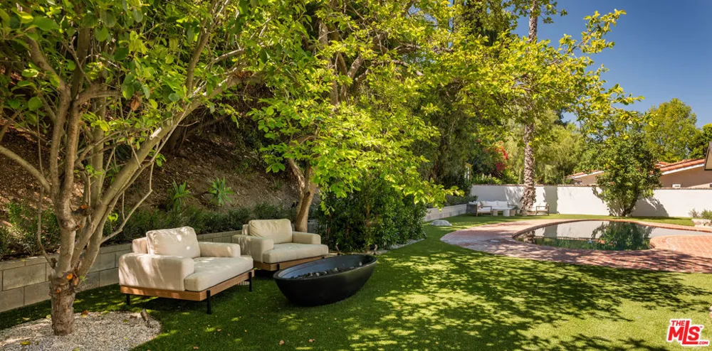 18001 Boris Drive Encino, CA 91316