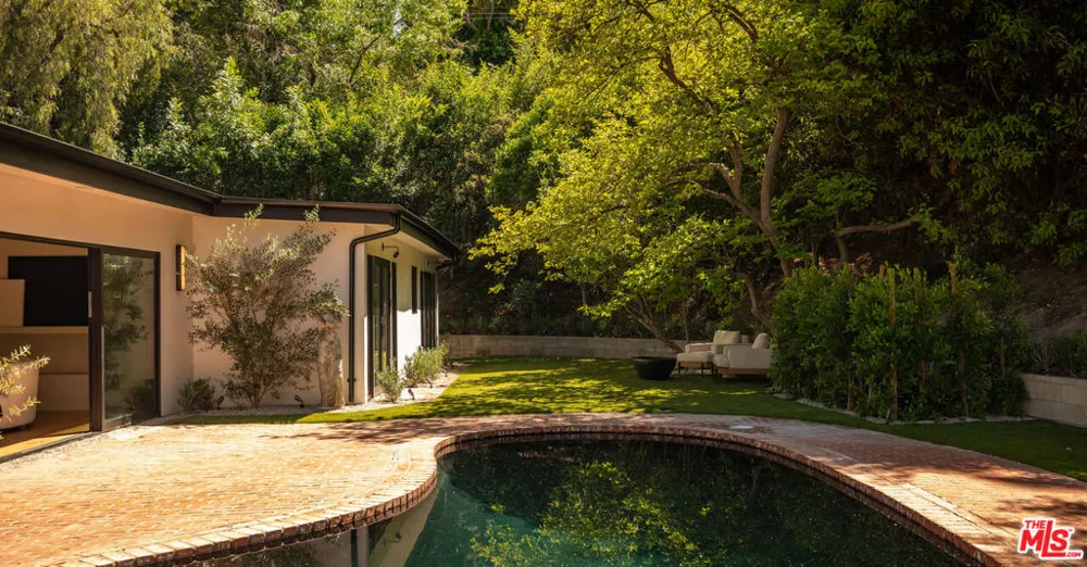 18001 Boris Drive Encino, CA 91316