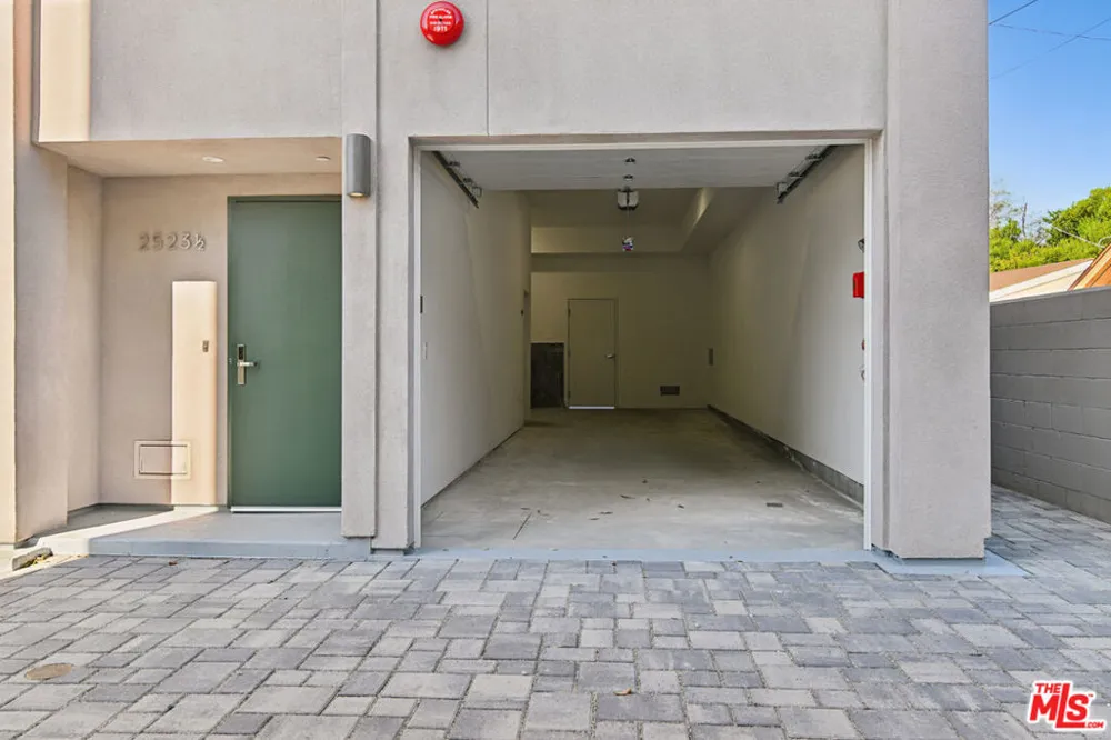 2523 S Orange Drive Los Angeles, CA 90016