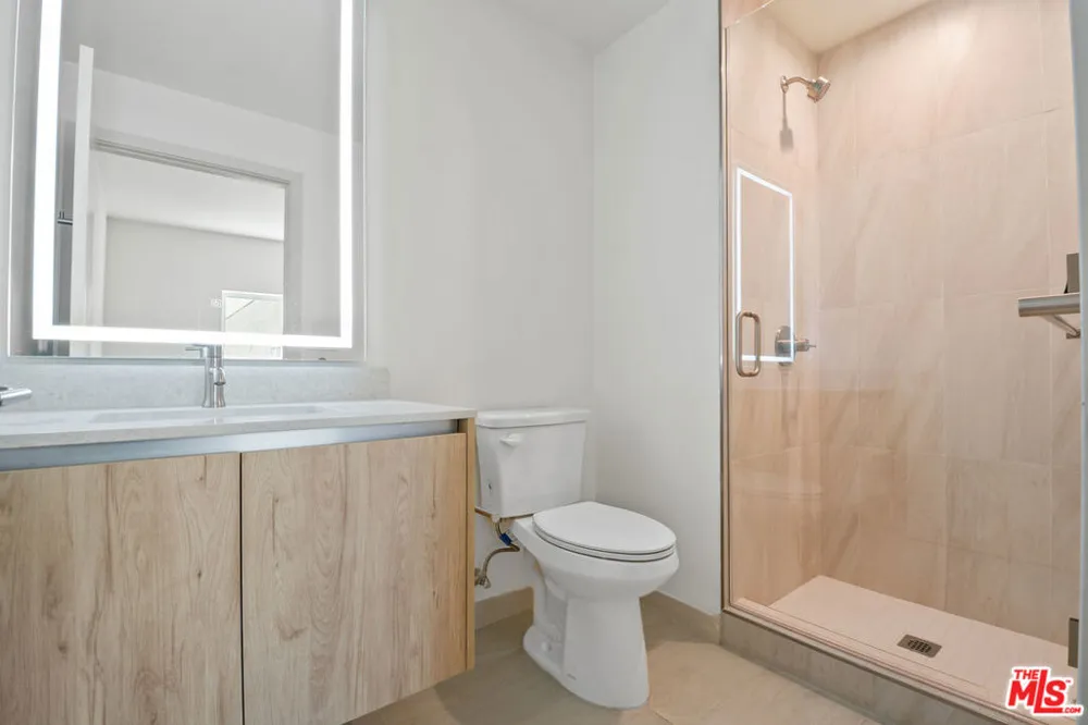 2523 S Orange Drive Los Angeles, CA 90016