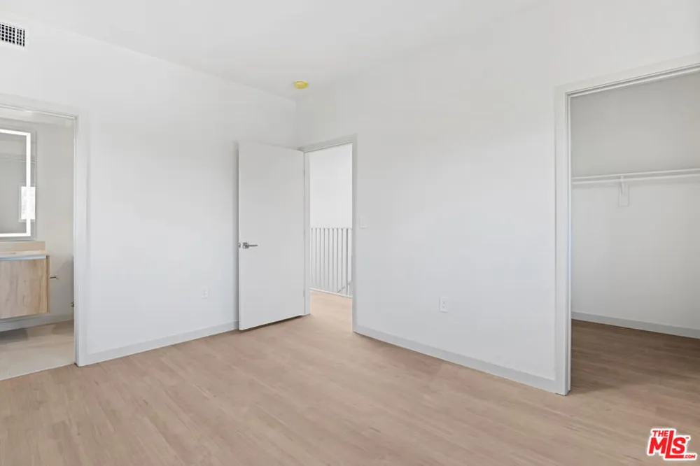 2523 S Orange Drive Los Angeles, CA 90016