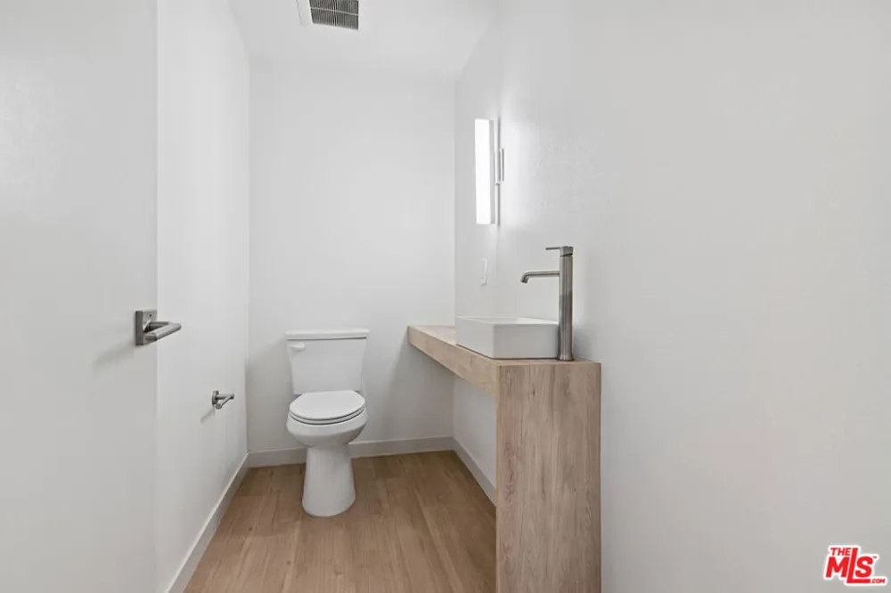 2523 S Orange Drive Los Angeles, CA 90016