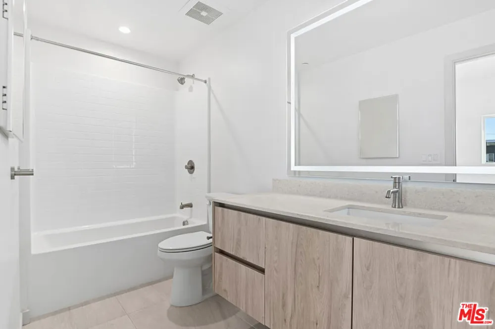 2523 S Orange Drive Los Angeles, CA 90016