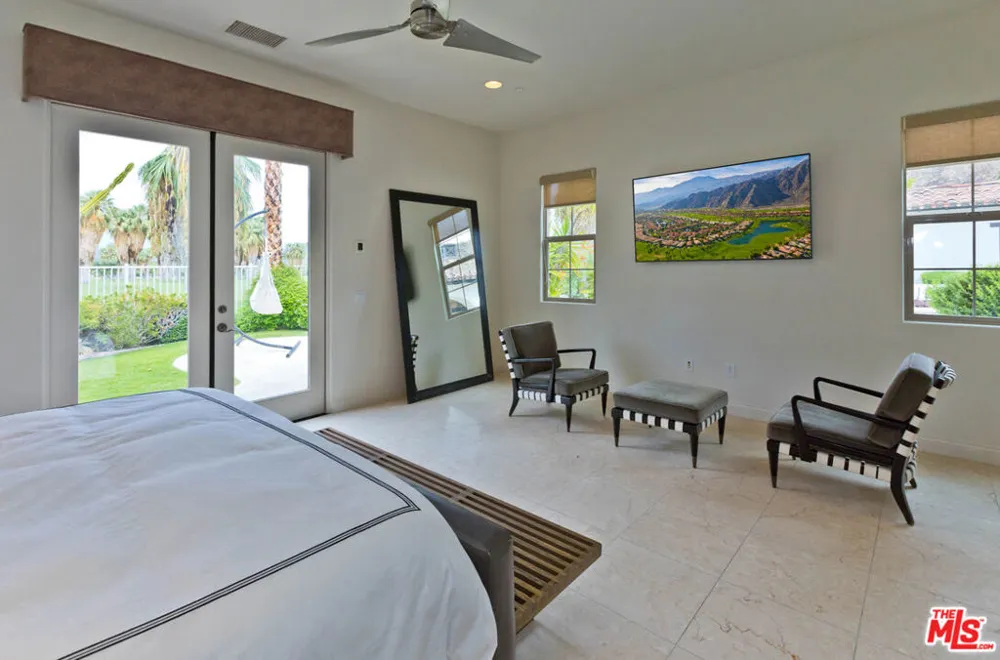 1062 Bella Vista Vista Palm Springs, CA 92264