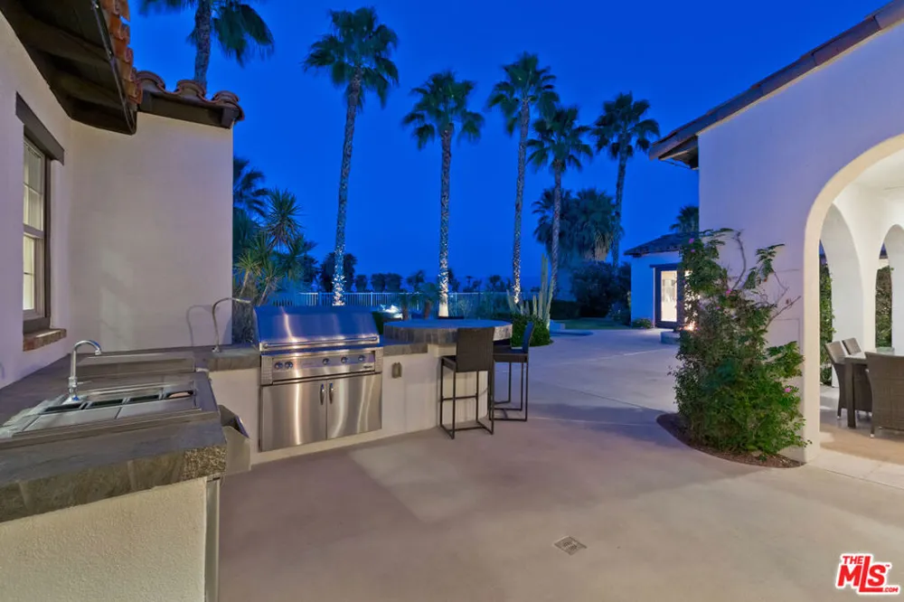 1062 Bella Vista Vista Palm Springs, CA 92264