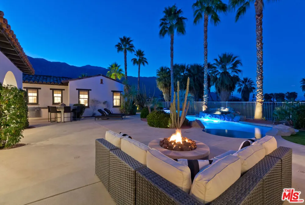 1062 Bella Vista Vista Palm Springs, CA 92264