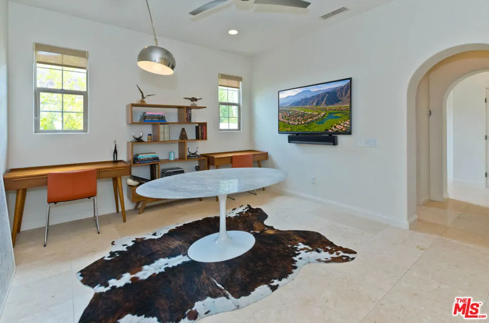 1062 Bella Vista Vista Palm Springs, CA 92264