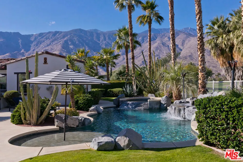 1062 Bella Vista Vista Palm Springs, CA 92264