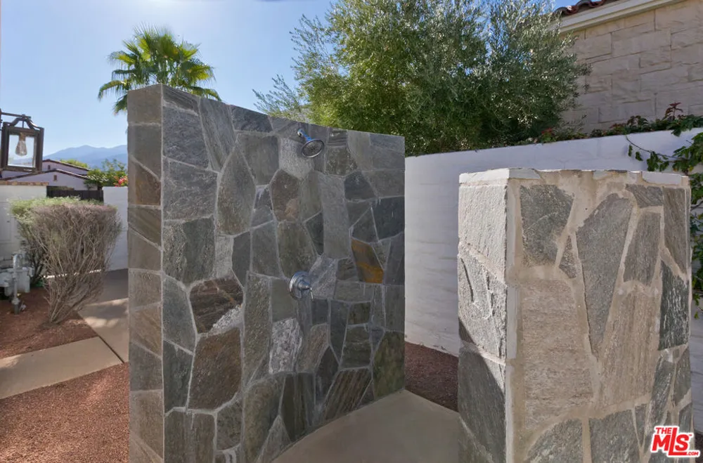 1062 Bella Vista Vista Palm Springs, CA 92264