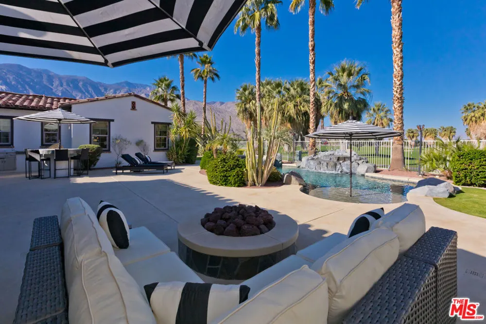 1062 Bella Vista Vista Palm Springs, CA 92264