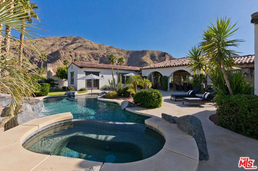 1062 Bella Vista Vista Palm Springs, CA 92264