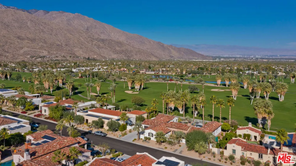 1062 Bella Vista Vista Palm Springs, CA 92264