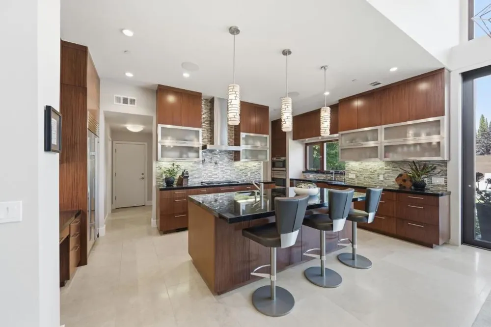 12271 Hilltop Drive Los Altos Hills, CA 94024