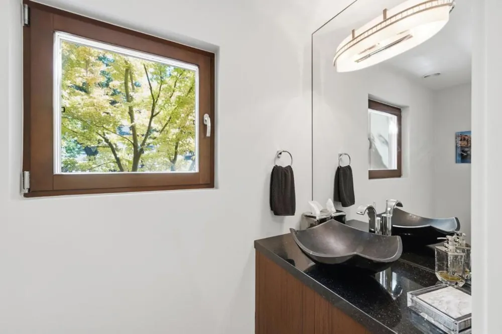 12271 Hilltop Drive Los Altos Hills, CA 94024