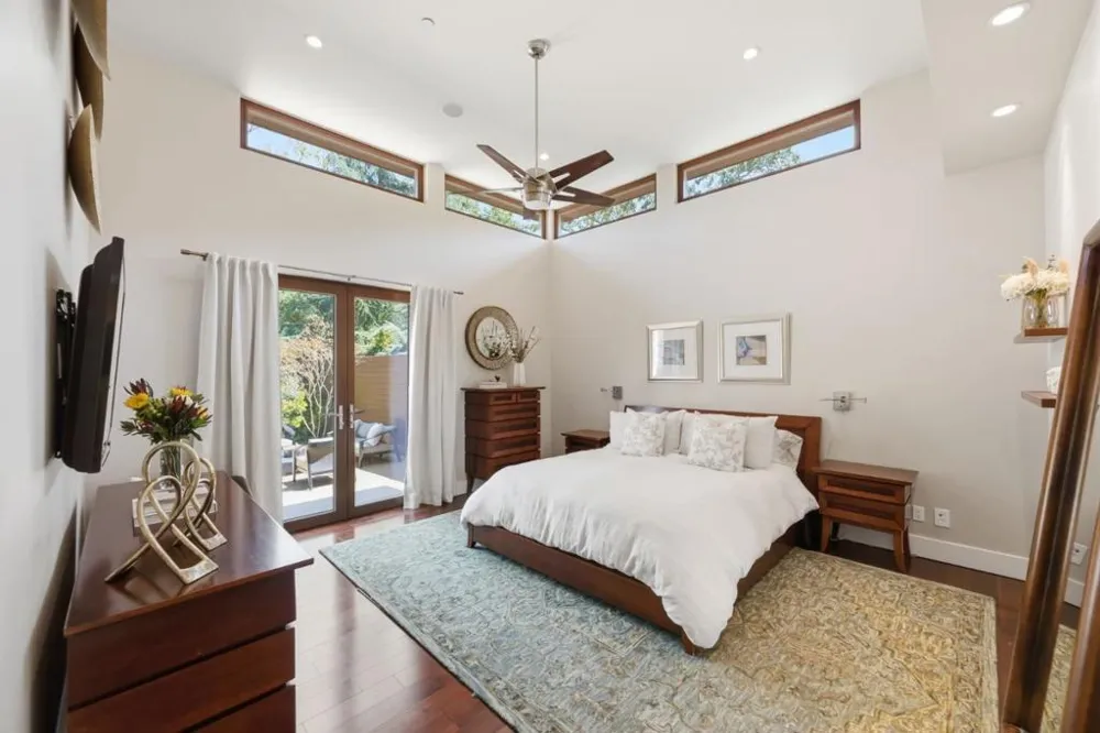 12271 Hilltop Drive Los Altos Hills, CA 94024