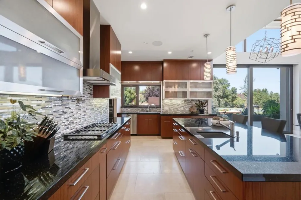 12271 Hilltop Drive Los Altos Hills, CA 94024