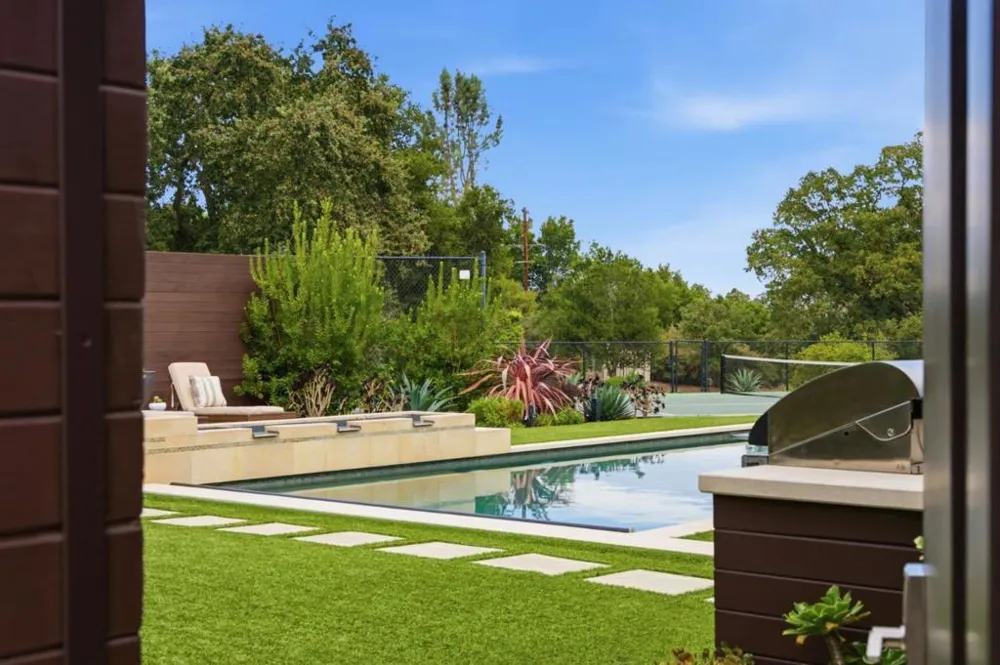 12271 Hilltop Drive Los Altos Hills, CA 94024