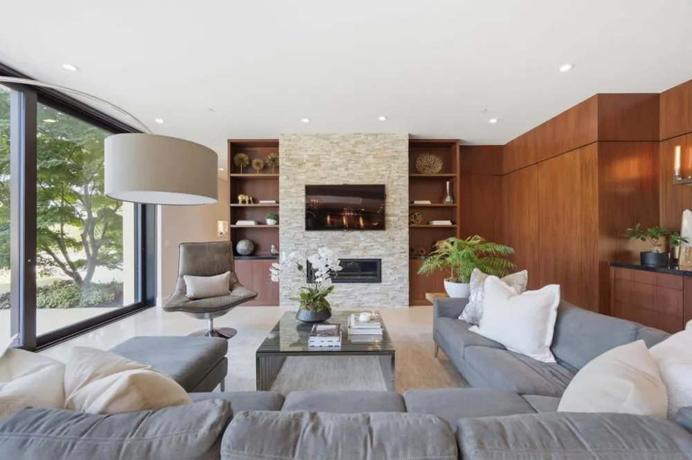 12271 Hilltop Drive Los Altos Hills, CA 94024