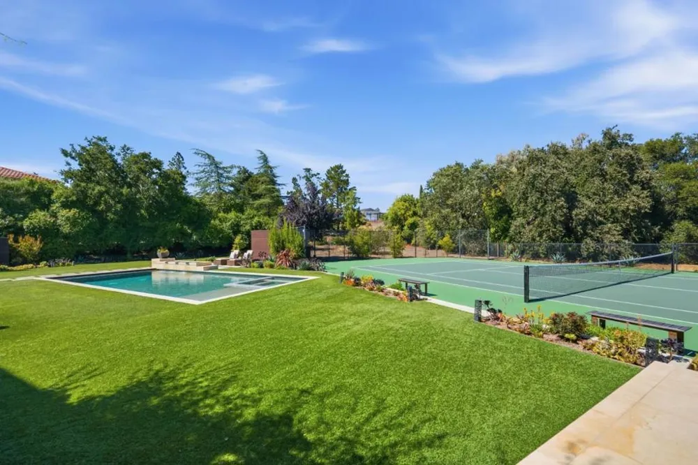 12271 Hilltop Drive Los Altos Hills, CA 94024