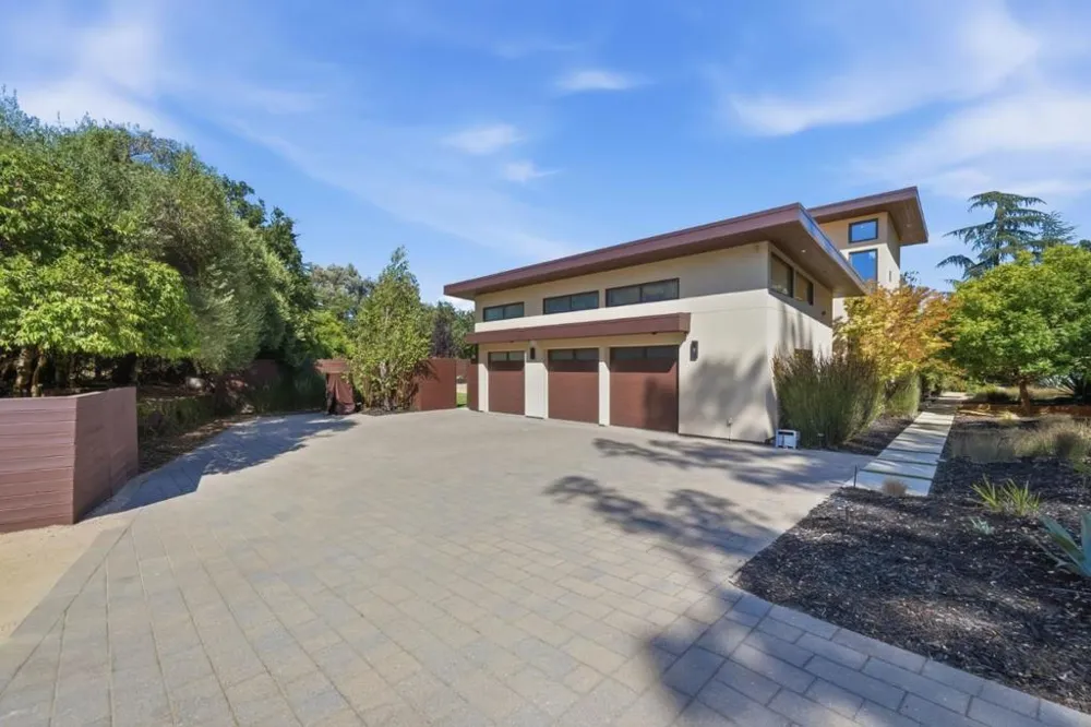 12271 Hilltop Drive Los Altos Hills, CA 94024