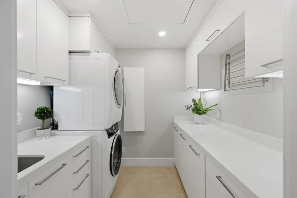 12271 Hilltop Drive Los Altos Hills, CA 94024