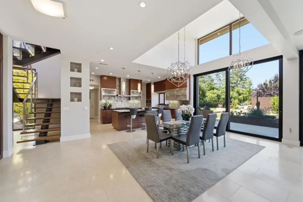 12271 Hilltop Drive Los Altos Hills, CA 94024