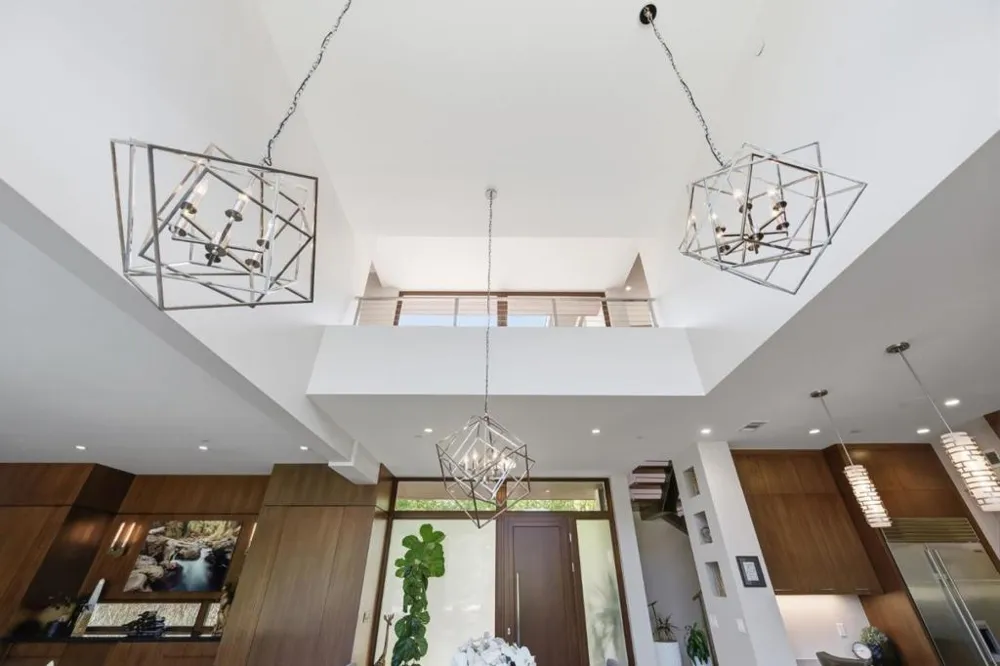 12271 Hilltop Drive Los Altos Hills, CA 94024