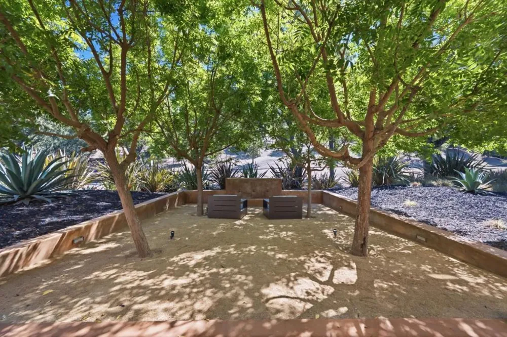 12271 Hilltop Drive Los Altos Hills, CA 94024