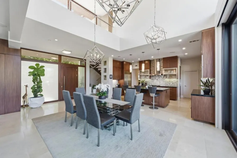 12271 Hilltop Drive Los Altos Hills, CA 94024