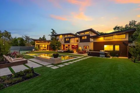 12271 Hilltop Drive