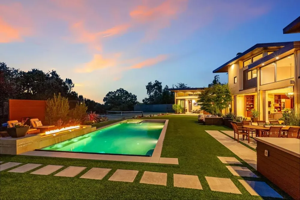 12271 Hilltop Drive Los Altos Hills, CA 94024