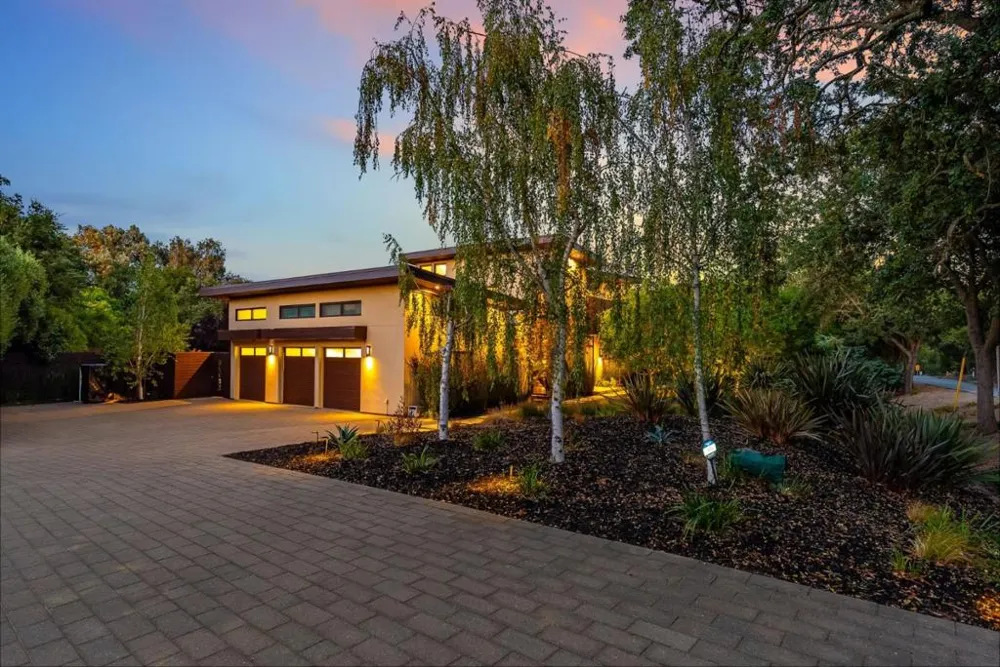 12271 Hilltop Drive Los Altos Hills, CA 94024