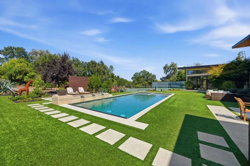 12271 Hilltop Drive Los Altos Hills, CA 94024