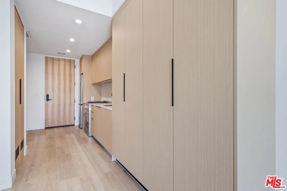 3555 Overland Avenue #604 Los Angeles, CA 90034