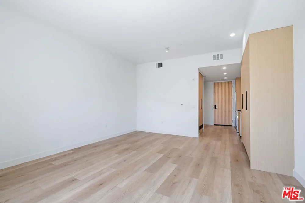 3555 Overland Avenue #604 Los Angeles, CA 90034
