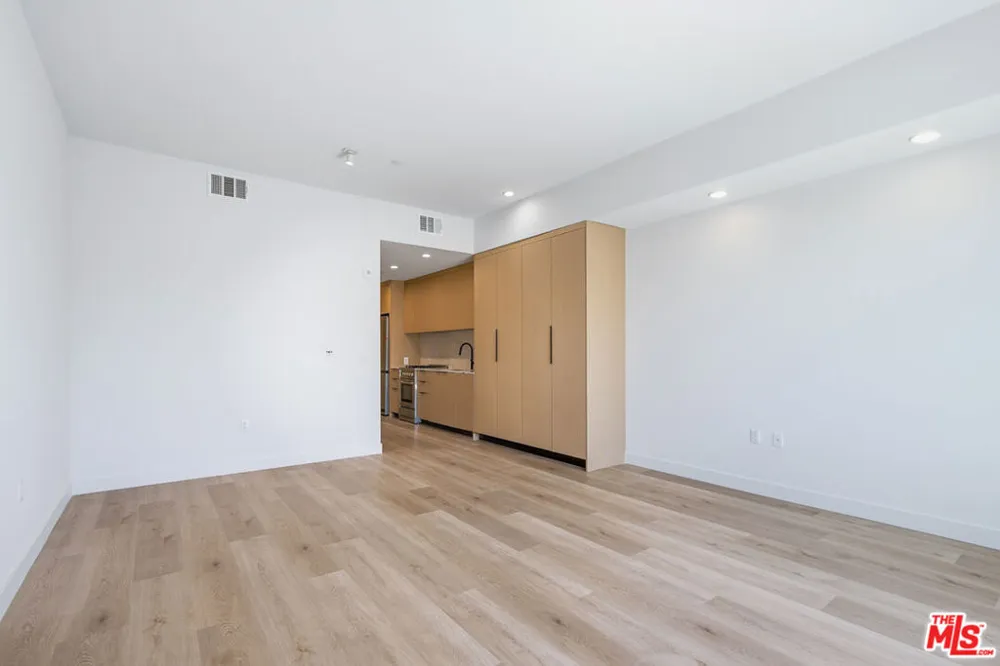 3555 Overland Avenue #604 Los Angeles, CA 90034