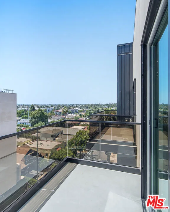 3555 Overland Avenue #604 Los Angeles, CA 90034