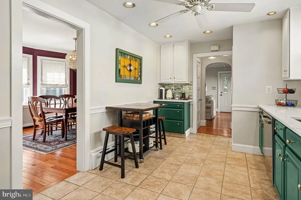 429 ROBERTS AVENUE Glenside, PA 19038