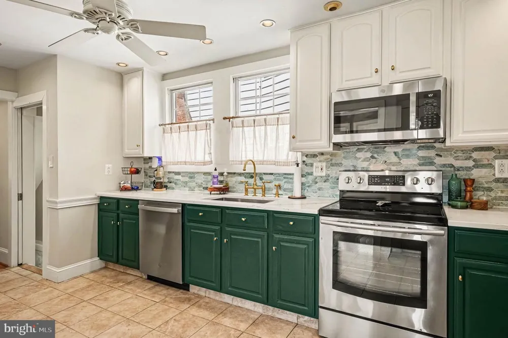 429 ROBERTS AVENUE Glenside, PA 19038