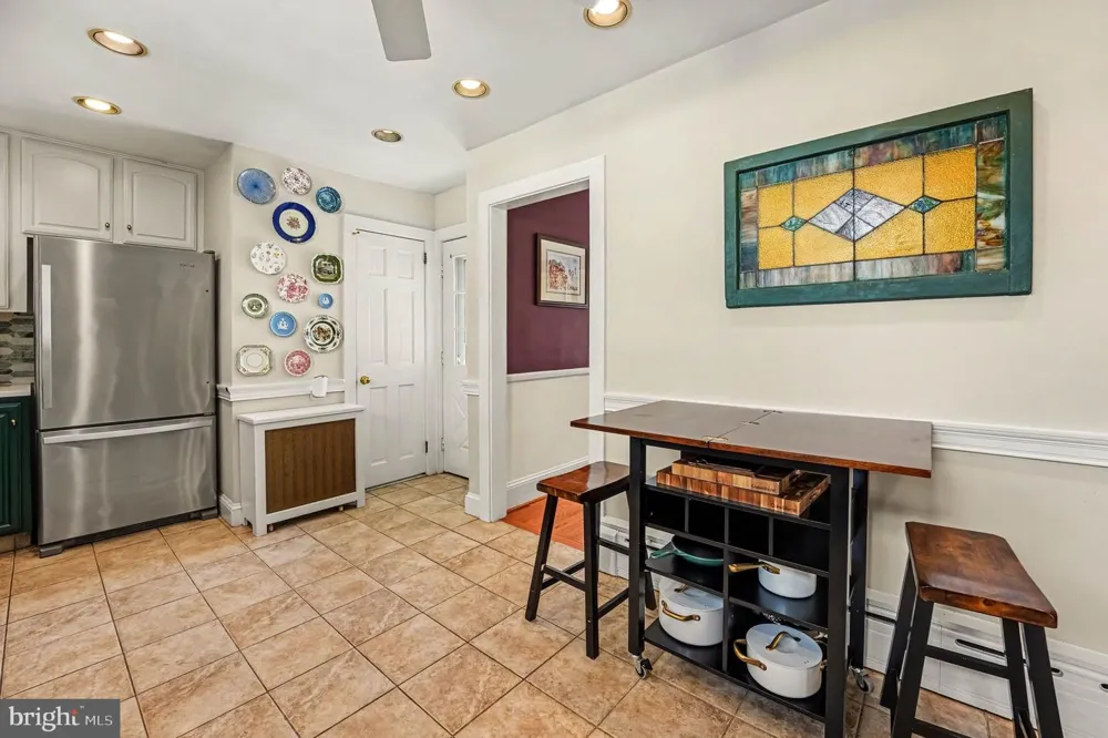 429 ROBERTS AVENUE Glenside, PA 19038