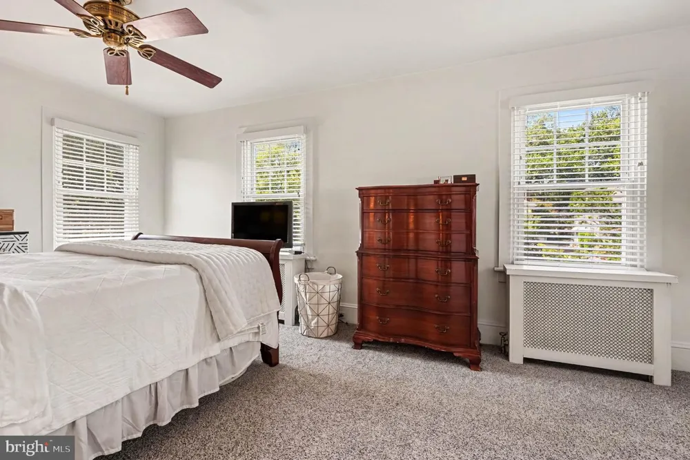 429 ROBERTS AVENUE Glenside, PA 19038