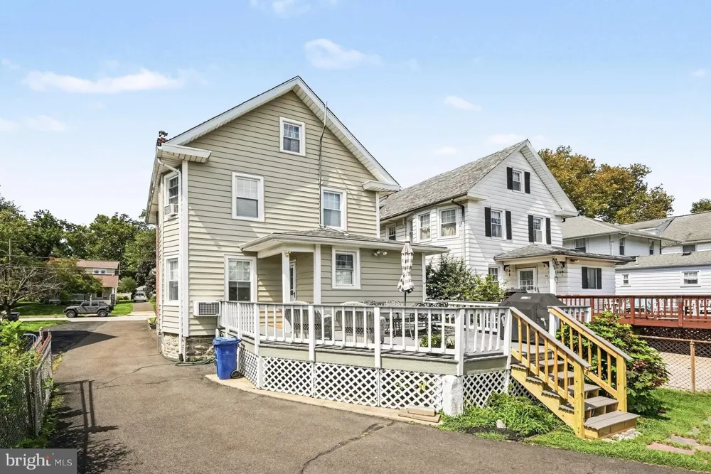 429 ROBERTS AVENUE Glenside, PA 19038