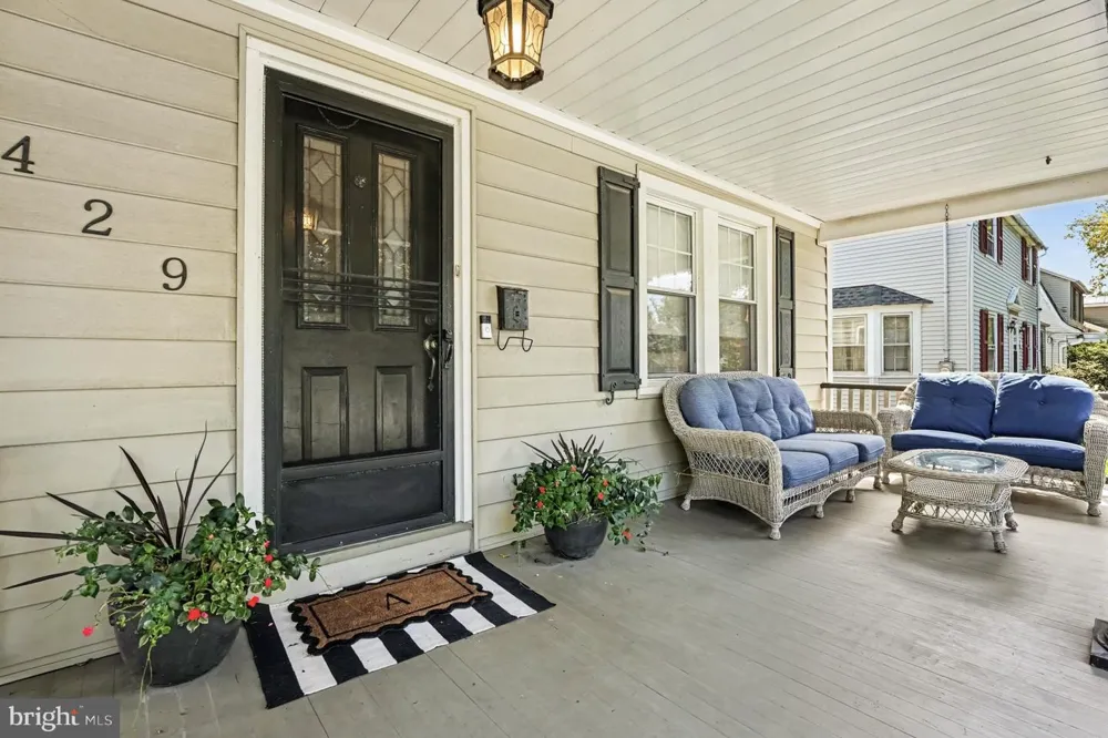429 ROBERTS AVENUE Glenside, PA 19038