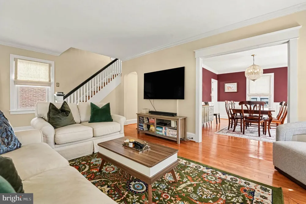 429 ROBERTS AVENUE Glenside, PA 19038