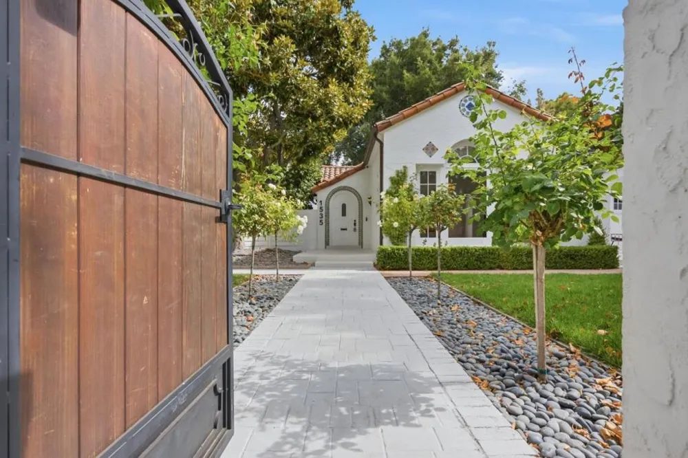 1535 Cowper Street Palo Alto, CA 94301
