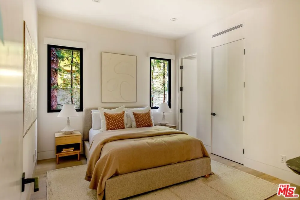 734 18th Street Santa Monica, CA 90402