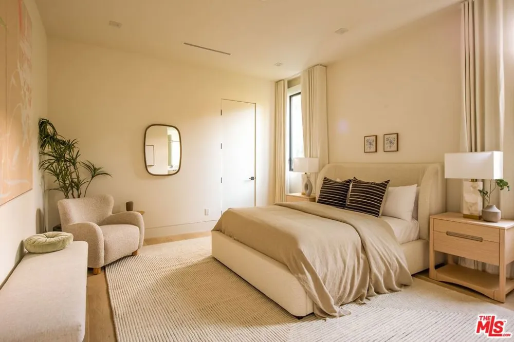 734 18th Street Santa Monica, CA 90402