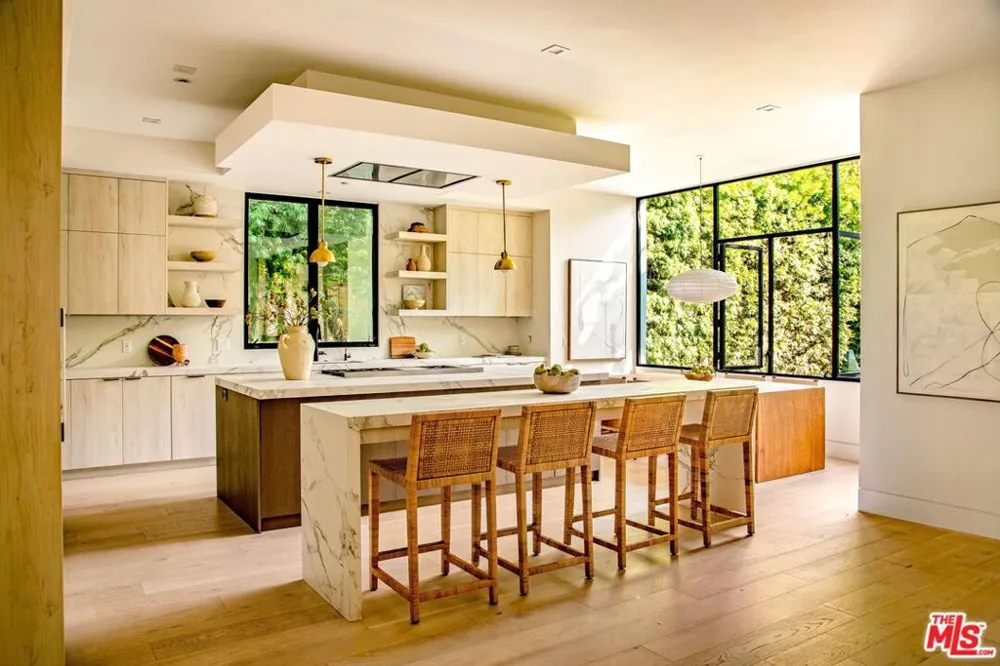 734 18th Street Santa Monica, CA 90402