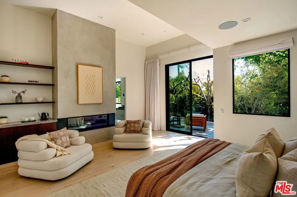 734 18th Street Santa Monica, CA 90402