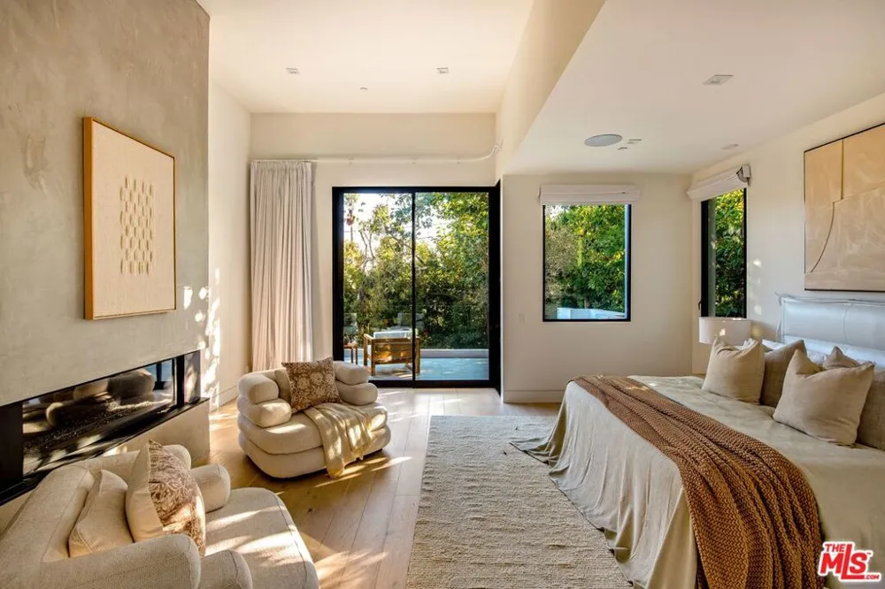 734 18th Street Santa Monica, CA 90402